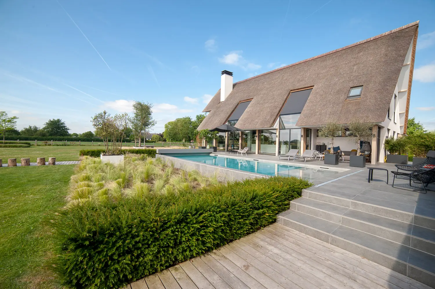 Hovenier voor complete tuinaanleg inclusief ontwerp Overijssel - outlook-shootdivers-0618_(109_van_428)