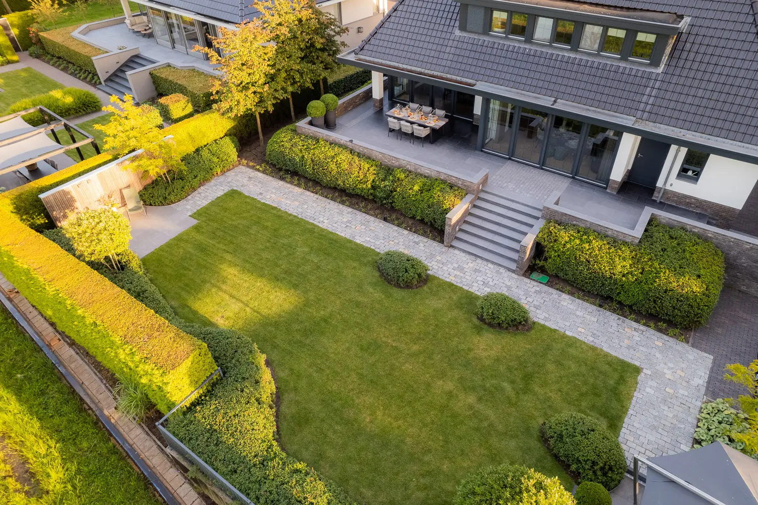 Hovenier voor kleine stadstuin met overkapping Overijssel - fam