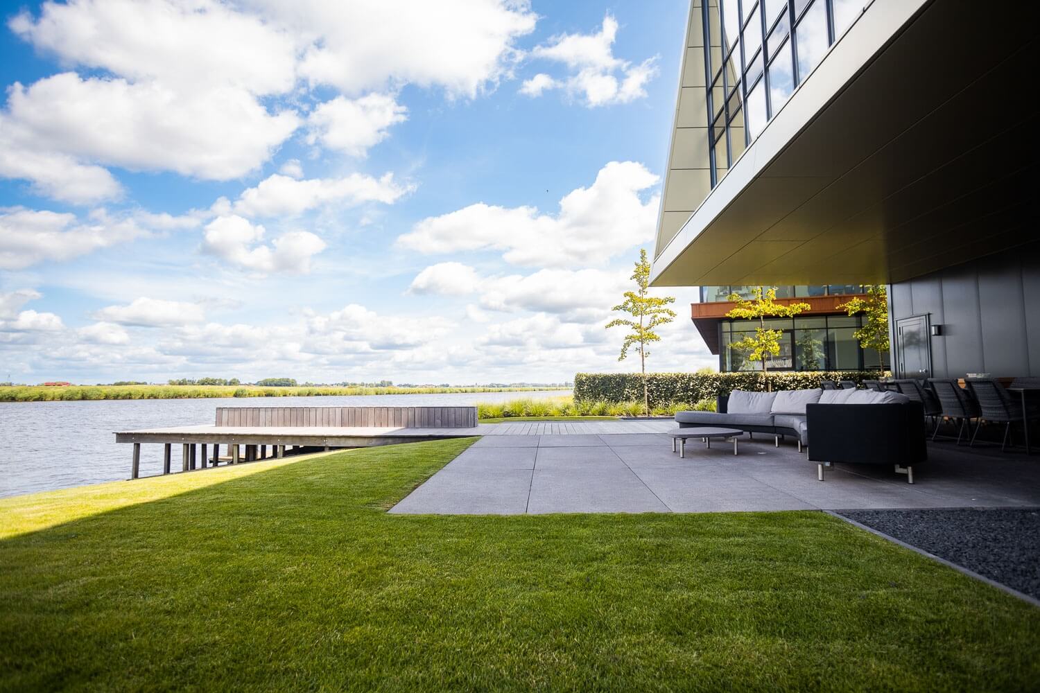 Tuin laten ontwerpen met overkapping - alluance-6